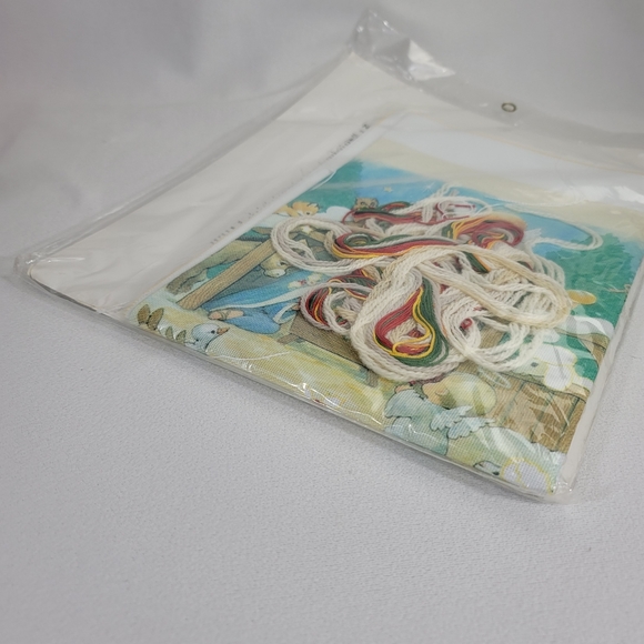 Vtg Sunset Gallery Crewel Nativity Advent Calender Kit - 18000 - Picture 8 of 9